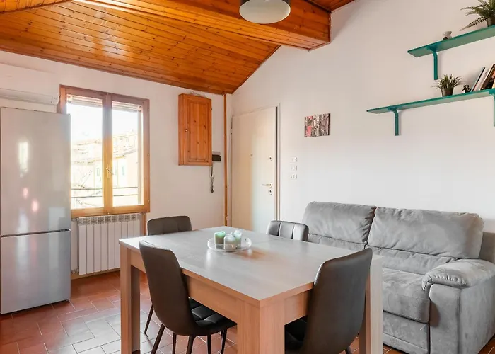 Social Costa-holiday & Business * بولونيا