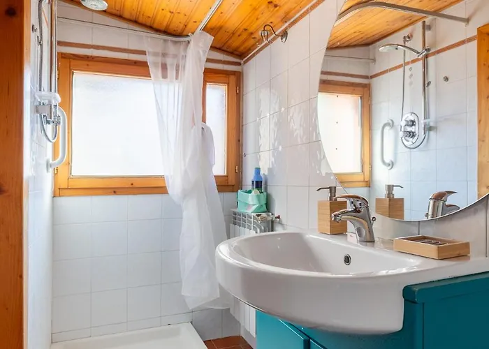 Social Costa-holiday & Business بولونيا